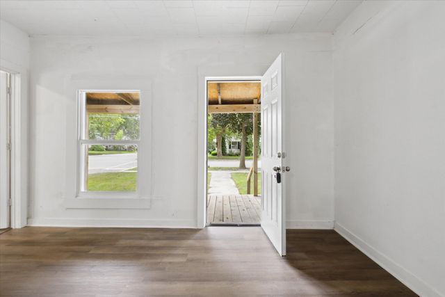 120 E Montcalm Street, Greenville City, MI 48838