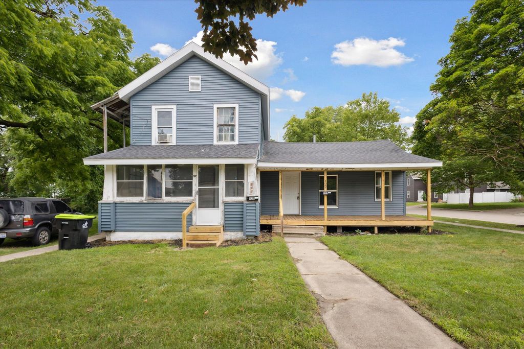 120 E Montcalm Street, Greenville City, MI 48838