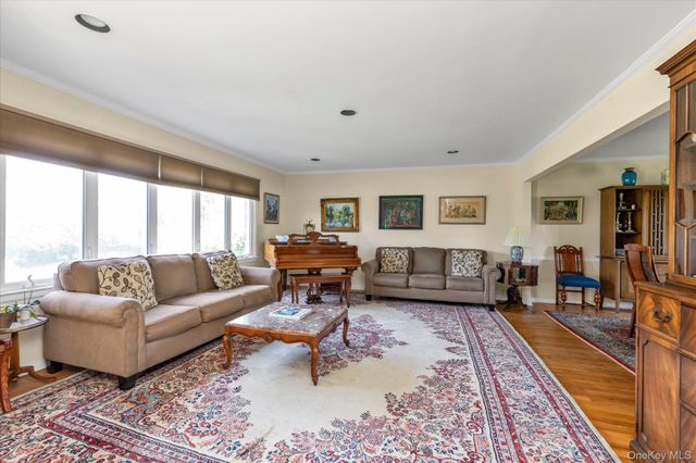 2006 Norshon Road, Merrick, NY 11566
