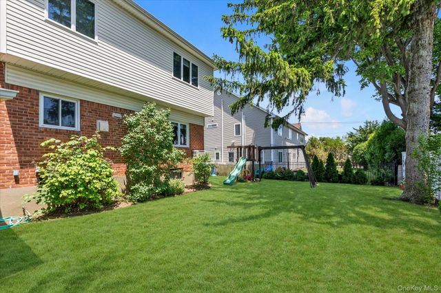 2006 Norshon Road, Merrick, NY 11566
