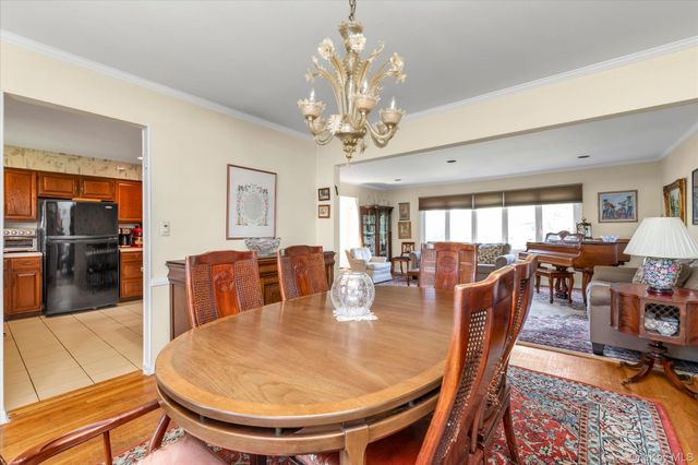 2006 Norshon Road, Merrick, NY 11566