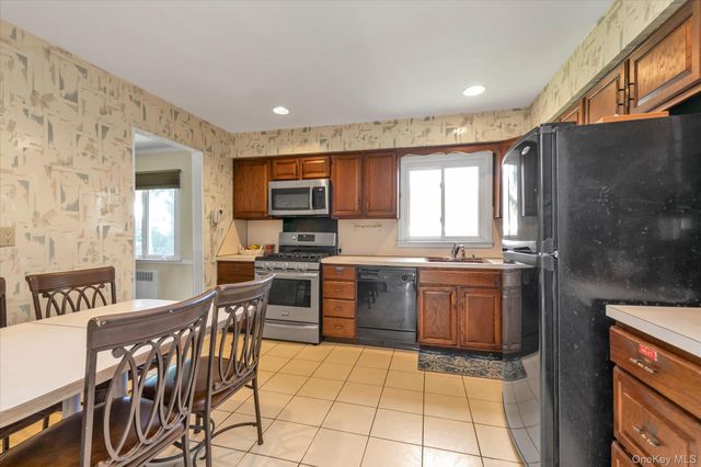2006 Norshon Road, Merrick, NY 11566