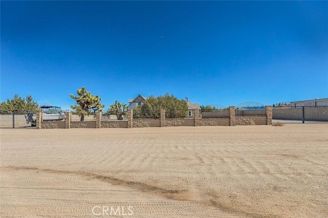 40028 25th, Palmdale, CA 93551