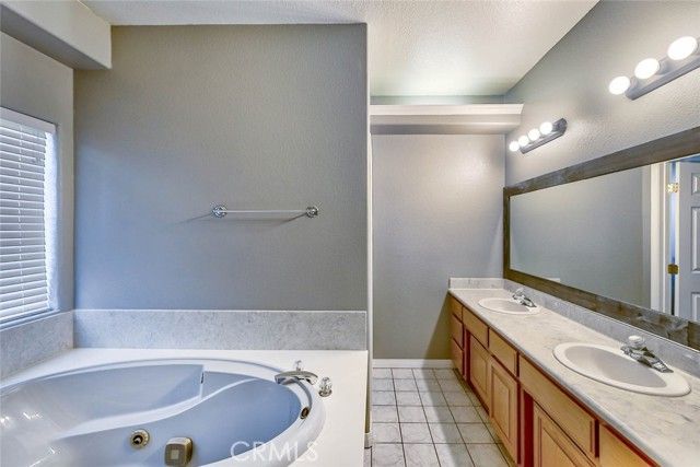 40028 25th, Palmdale, CA 93551