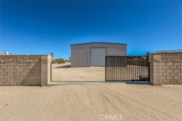 40028 25th, Palmdale, CA 93551