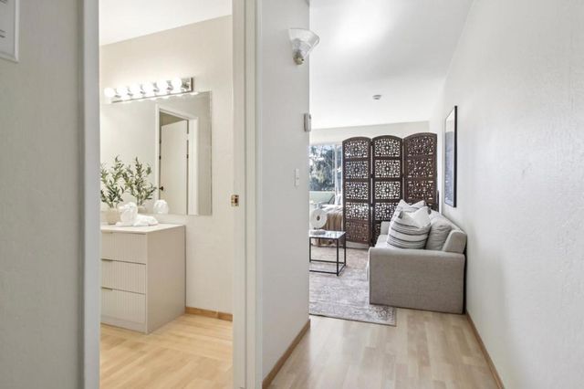 1458 Hudson Street 207, Redwood City, CA 94061