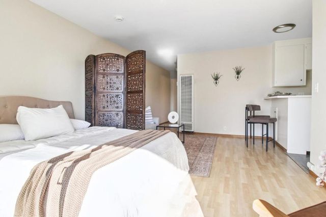 1458 Hudson Street 207, Redwood City, CA 94061