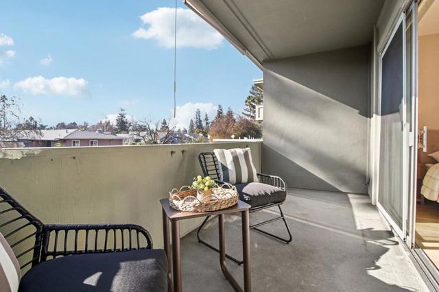 1458 Hudson Street 207, Redwood City, CA 94061