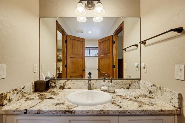 11790 Kathryn Ln, Nevada City, CA 95959