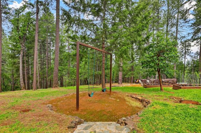 11790 Kathryn Ln, Nevada City, CA 95959
