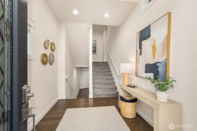 404 6th Lane NE, Issaquah, WA 98029