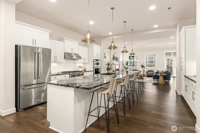 404 6th Lane NE, Issaquah, WA 98029