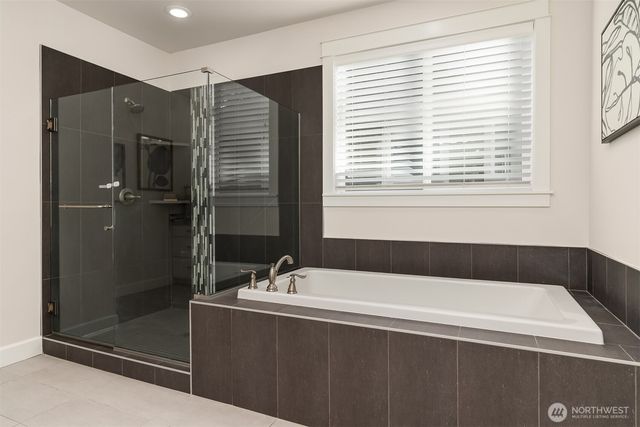 404 6th Lane NE, Issaquah, WA 98029