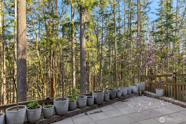 404 6th Lane NE, Issaquah, WA 98029