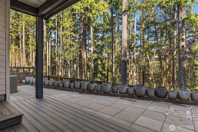 404 6th Lane NE, Issaquah, WA 98029