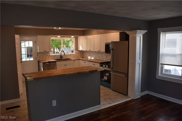 25700 Briardale Avenue, Euclid, OH 44132