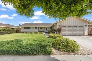 1500 Sunset Drive, Hollister, CA 95023