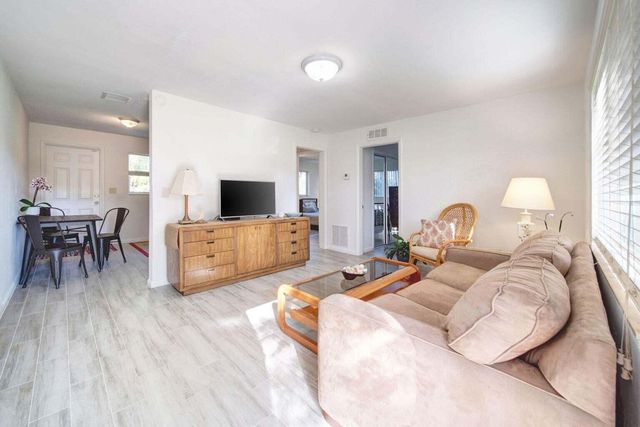 1201 NE 2nd Avenue, Delray Beach, FL 33444
