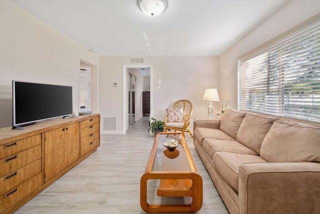 1201 NE 2nd Avenue, Delray Beach, FL 33444