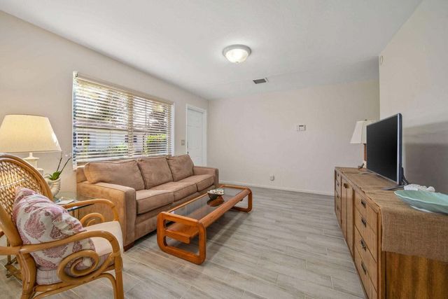 1201 NE 2nd Avenue, Delray Beach, FL 33444