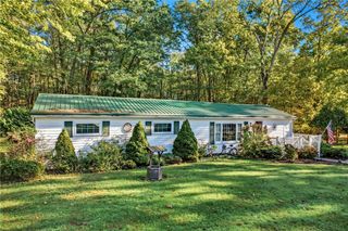 571 Buckeye Dr, South Pymatuning Twp, PA 16150