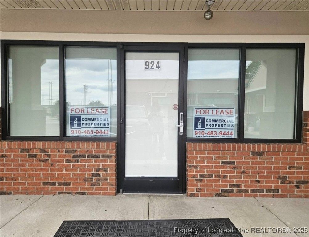 924 Brighton Road, Fayetteville, NC 28314