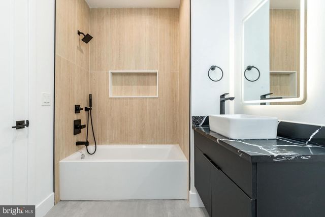 1651 6TH ST N, Philadelphia, PA 19122