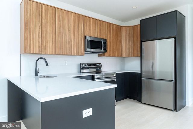 1651 6TH ST N, Philadelphia, PA 19122