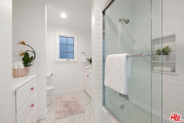 2828 Dumfries Road, Los Angeles, CA 90064