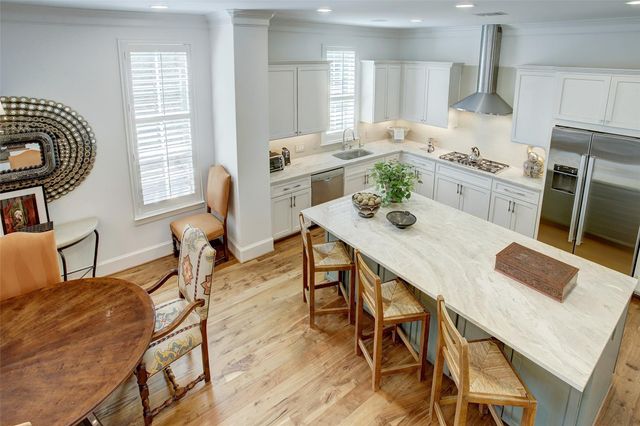 2134 Briarglen Drive, Houston, TX 77027