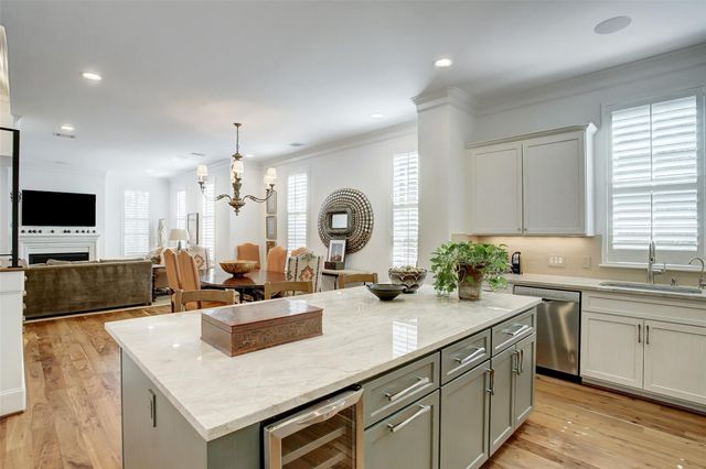 2134 Briarglen Drive, Houston, TX 77027