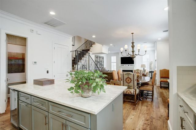 2134 Briarglen Drive, Houston, TX 77027