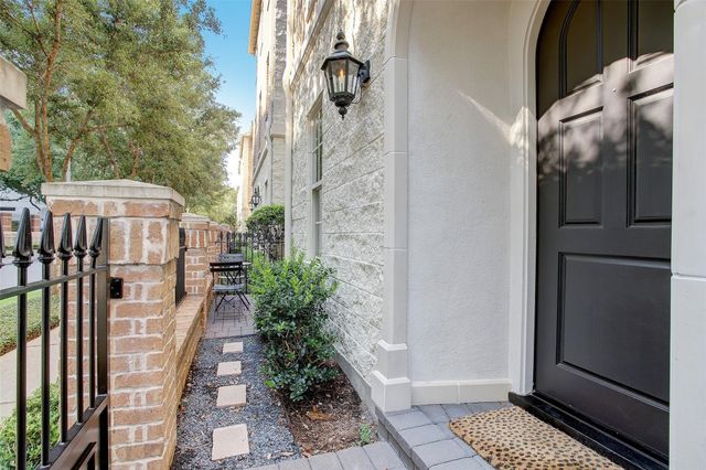 2134 Briarglen Drive, Houston, TX 77027