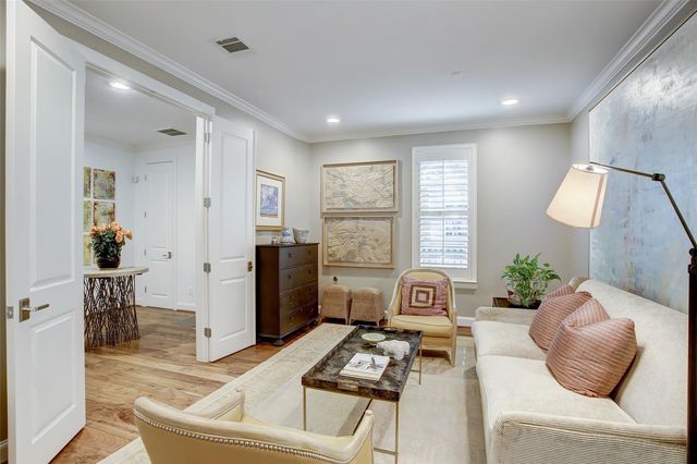 2134 Briarglen Drive, Houston, TX 77027