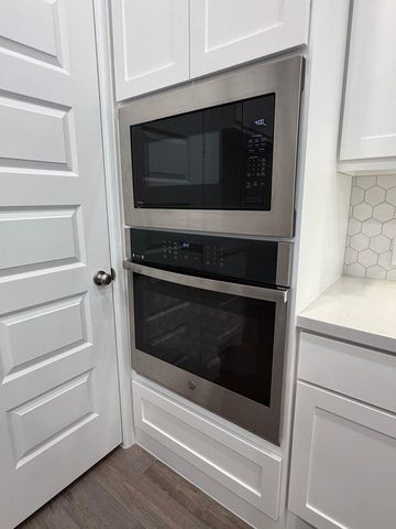 107 Harlequin Duck Court, Magnolia, TX 77354