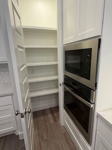 107 Harlequin Duck Court, Magnolia, TX 77354