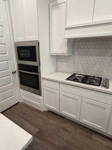 107 Harlequin Duck Court, Magnolia, TX 77354