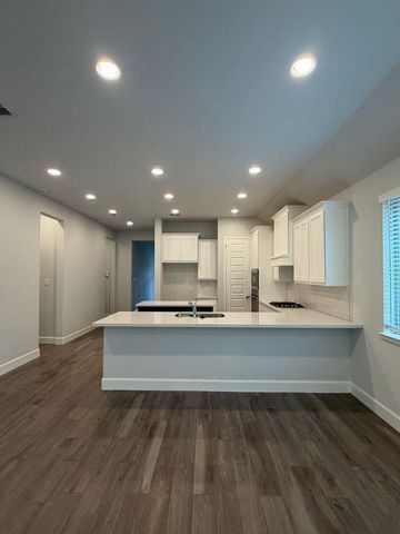 107 Harlequin Duck Court, Magnolia, TX 77354