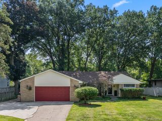 23565 S Oliver Court, Southfield, MI 48033