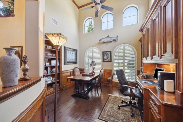 53 New Oak Trail, Kingwood, TX 77346