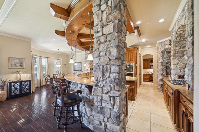 53 New Oak Trail, Kingwood, TX 77346
