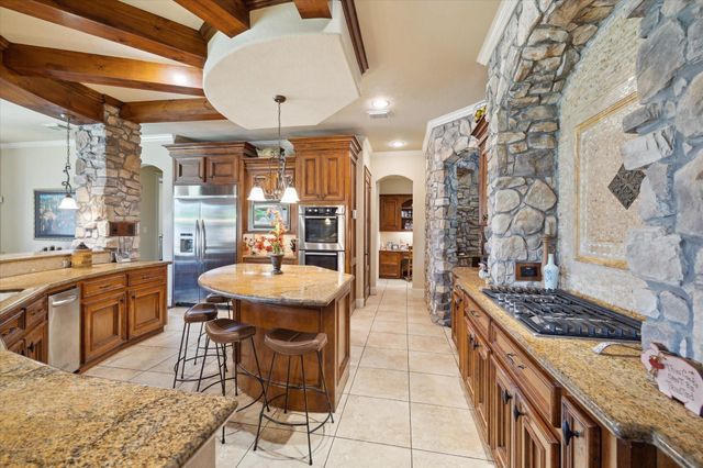 53 New Oak Trail, Kingwood, TX 77346