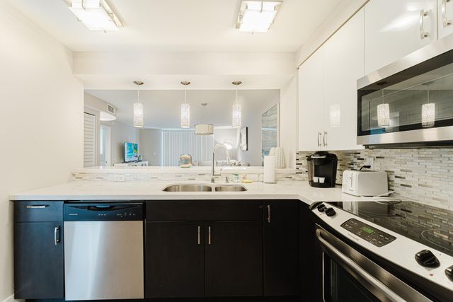 601 N Ocean Boulevard 102, Boca Raton, FL 33432