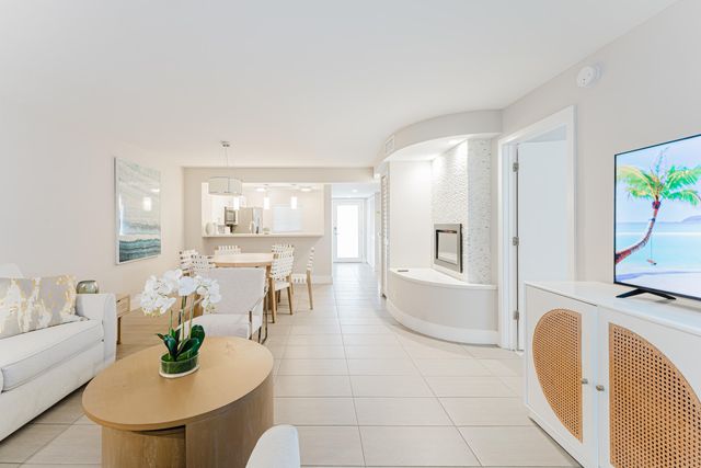 601 N Ocean Boulevard 102, Boca Raton, FL 33432