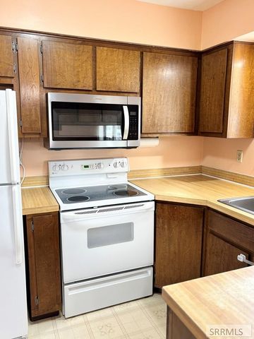 6764 Jennifer Lane, Idaho Falls, ID 83401