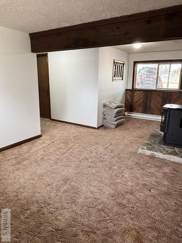 6764 Jennifer Lane, Idaho Falls, ID 83401