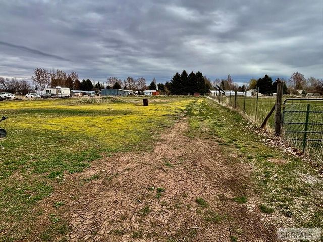 6764 Jennifer Lane, Idaho Falls, ID 83401