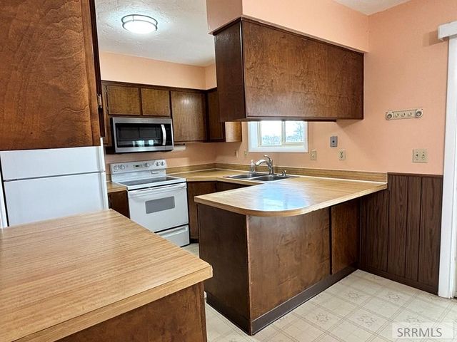 6764 Jennifer Lane, Idaho Falls, ID 83401