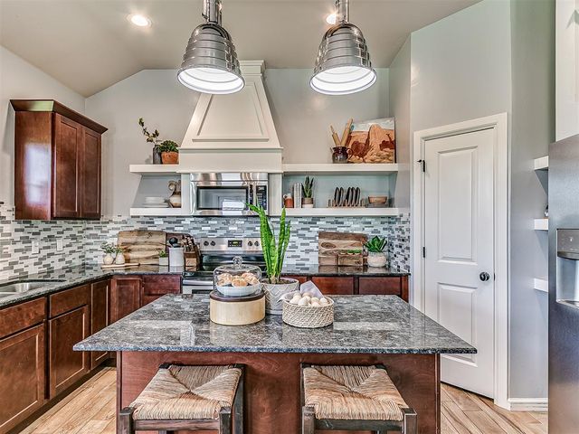 18301 Naomi Drive, Cashion, OK 73016