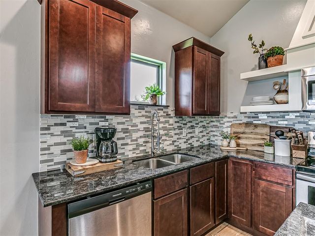 18301 Naomi Drive, Cashion, OK 73016